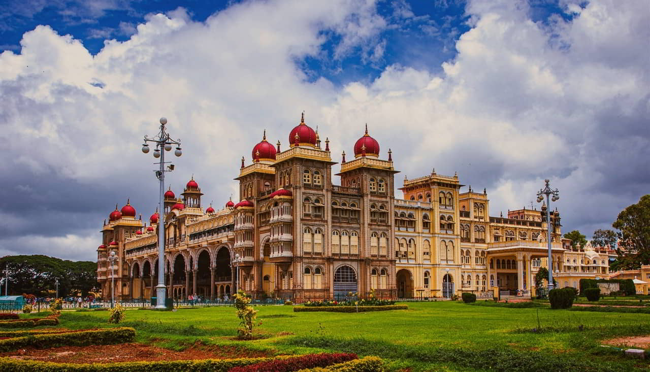 Mangalore to Mysore Taxi Service - Shri Brahmari Travels